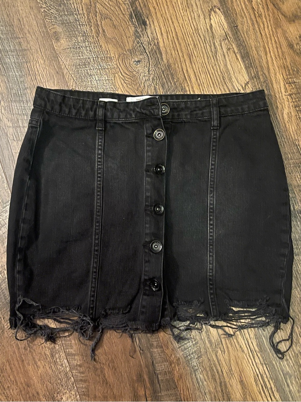 Buckle skirt